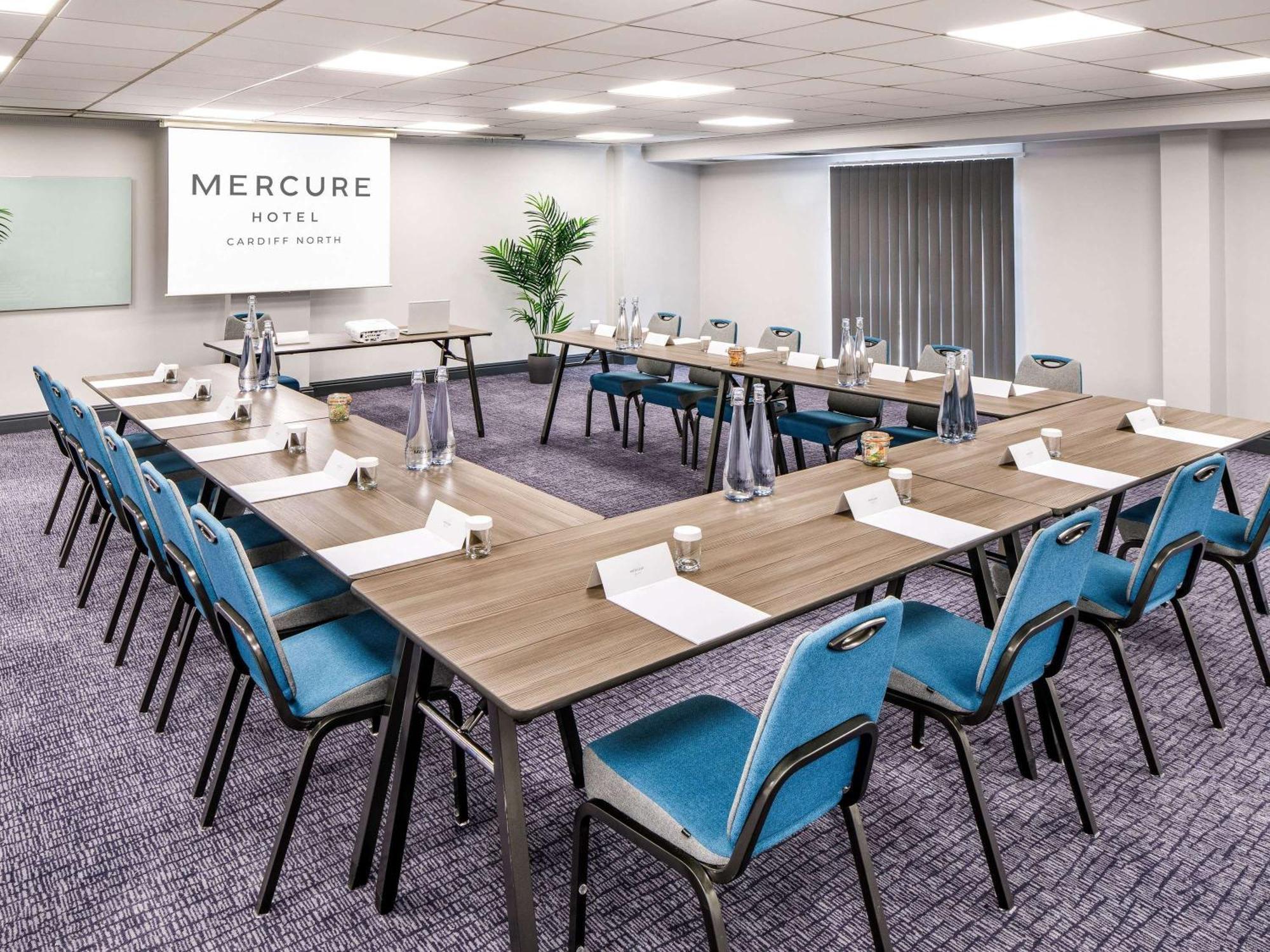 Mercure Cardiff North Hotel Bagian luar foto